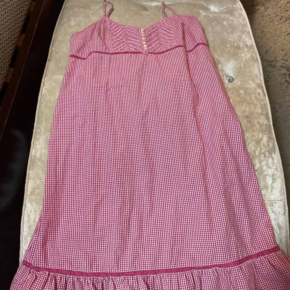 Clothes - Picture 5 of 5